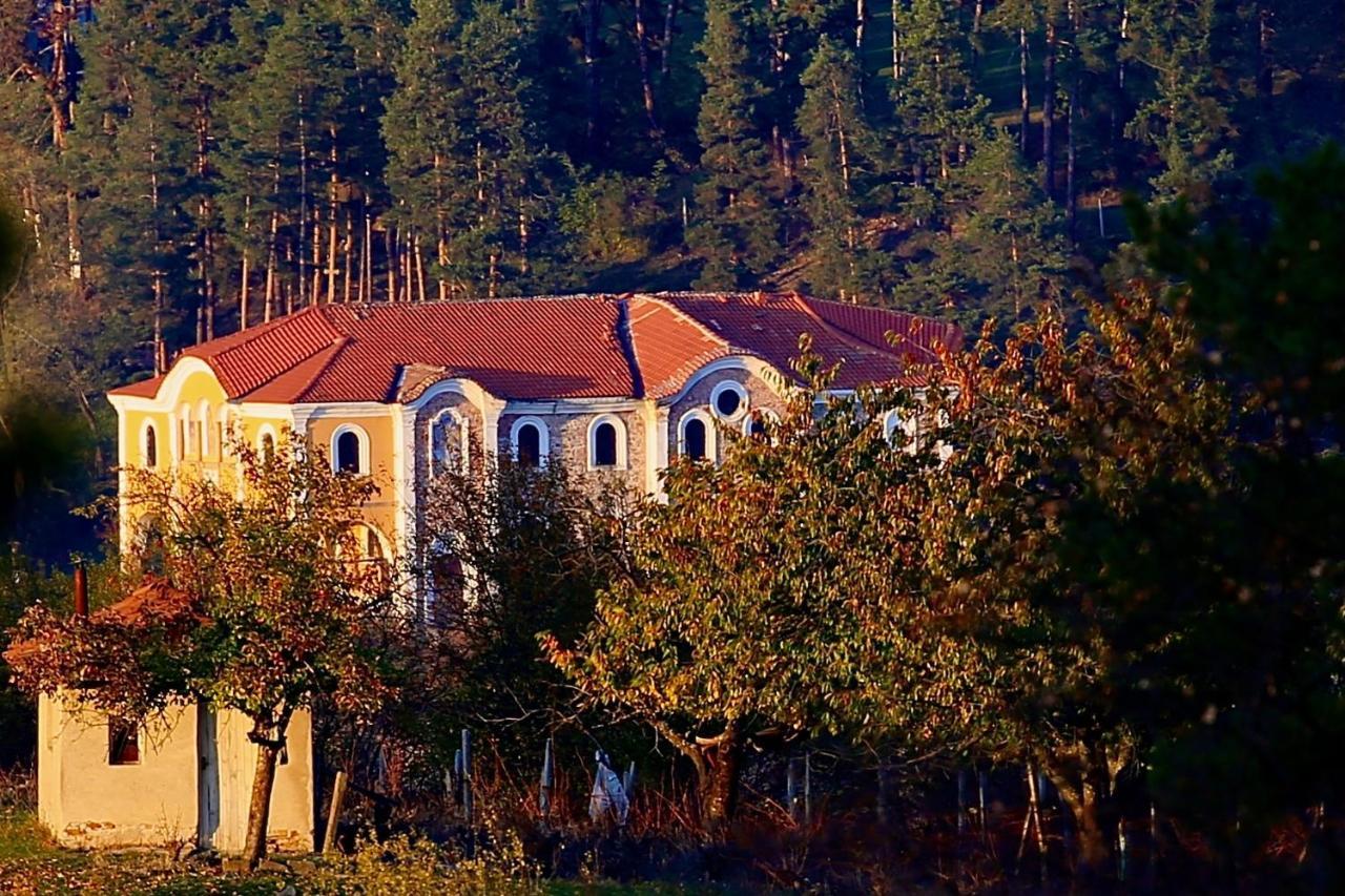 Iliikova House Hotel Kalofer Luaran gambar